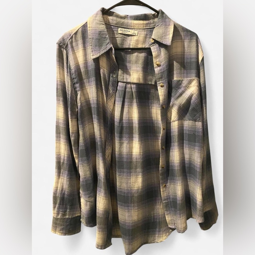 Arizona Jean Co blue and white plaid shirt